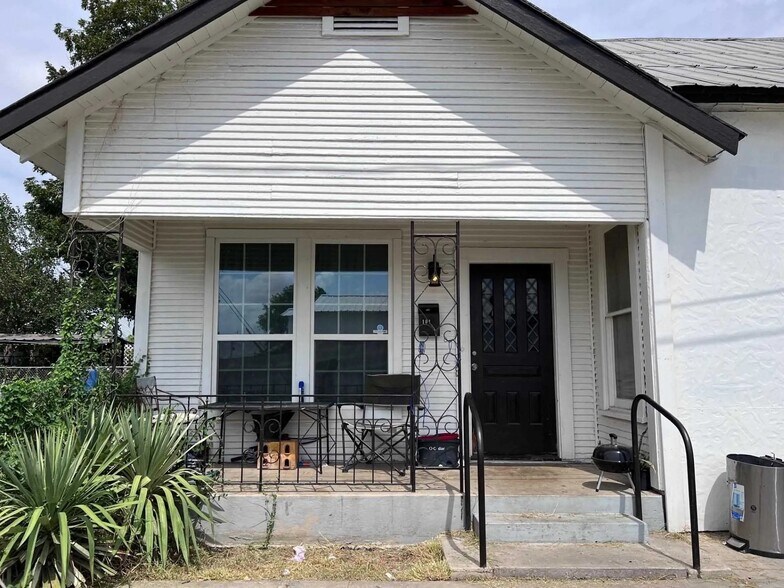 More Photos Of , Del Rio Unknown For Sale