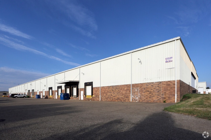 More Photos Of 4250-4276 Strausser St NW, Canton Warehouse For Lease