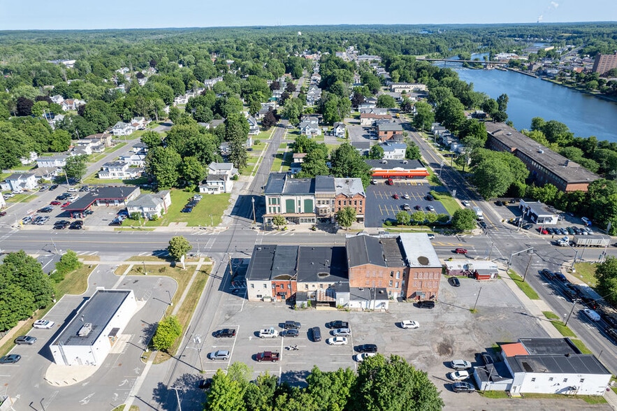 More Photos Of 121 W Broadway, Fulton Storefront Retail Residential For Sale