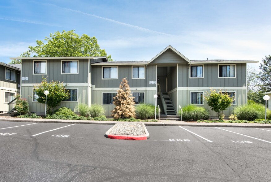 More Photos Of 2628 NE Red Sunset Dr, Gresham Apartments For Sale