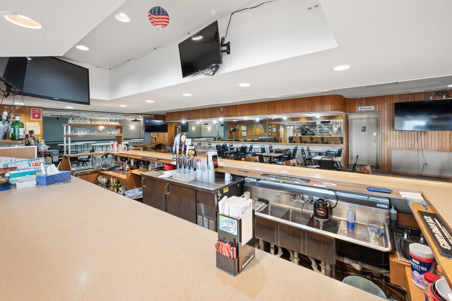 More Photos Of 2830 E Grand River Ave, Howell Lodge Meeting Hall For Sale