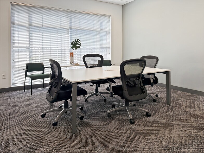 More Photos Of 2054 Vista Parkway, West Palm Beach Coworking Space