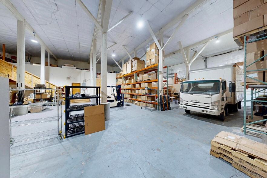 More Photos Of 502 Custer Way SE, Olympia Warehouse For Sale