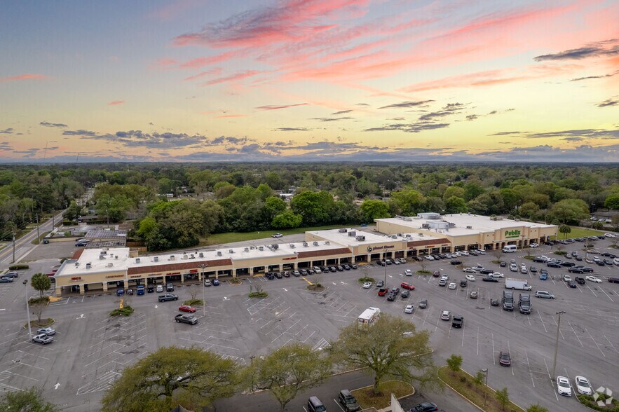 More Photos Of 7628 103rd St, Jacksonville Unknown For Lease