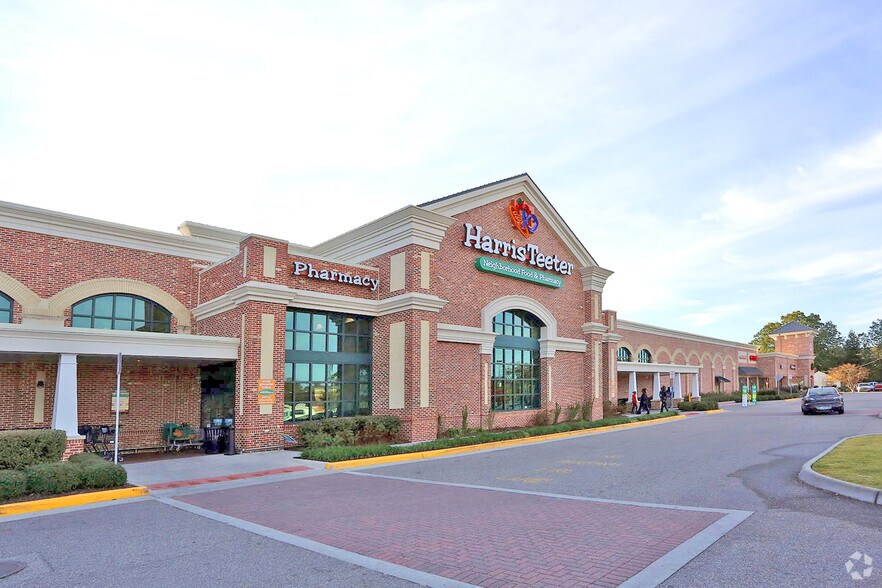 Primary Photo Of 7550 Granby St, Norfolk Supermarket For Lease