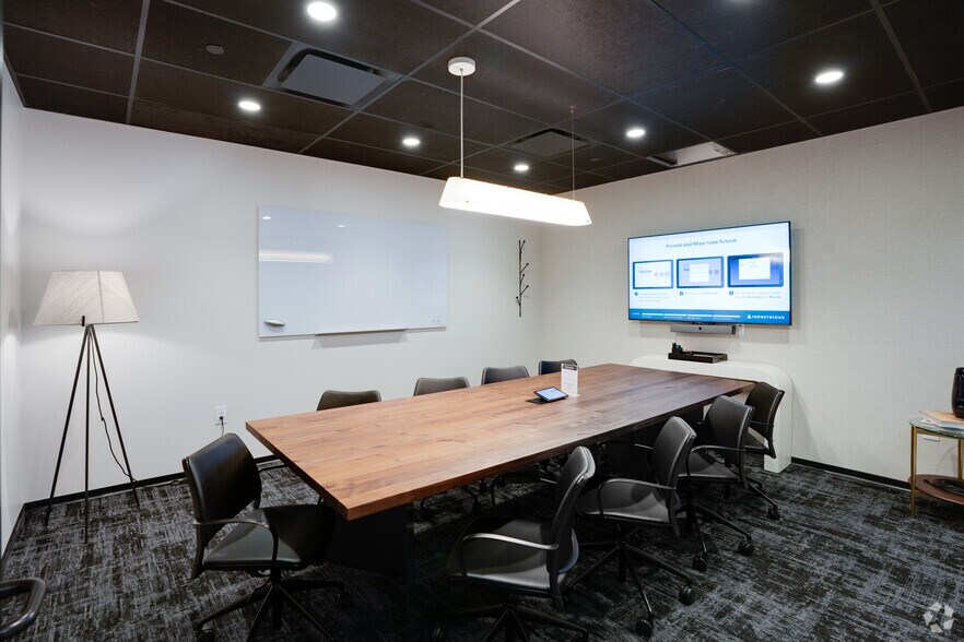 More Photos Of 3390 Mary St, Coconut Grove Coworking Space