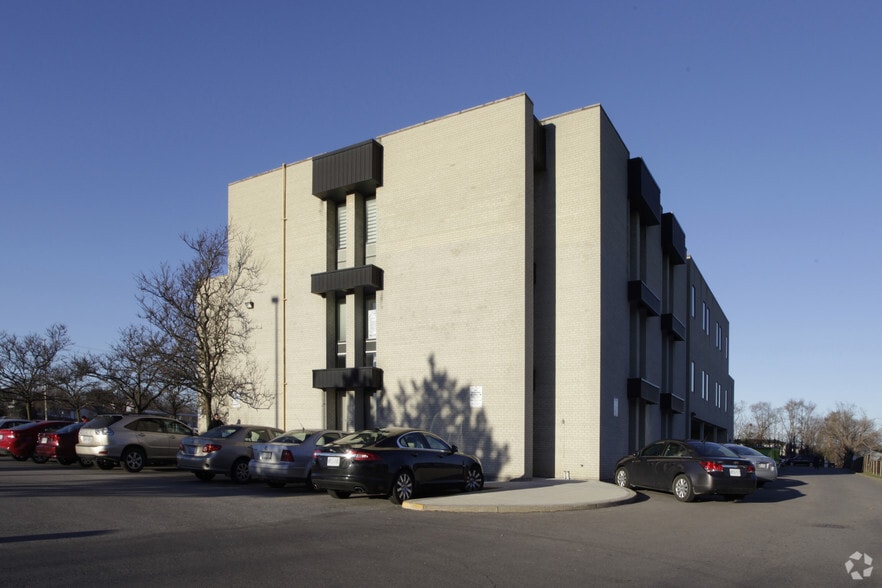 More Photos Of 40 Finchgate Blvd, Brampton Medical For Lease