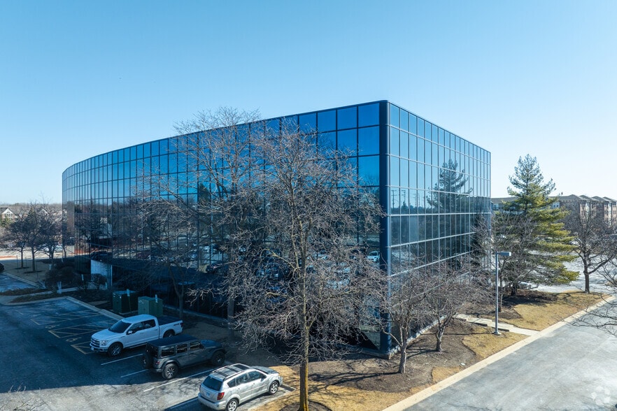 More Photos Of 650 E Algonquin Rd, Schaumburg Office For Lease