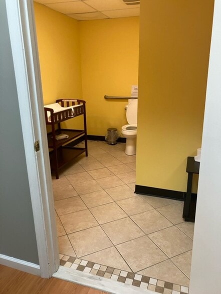 More Photos Of 1540 Pointer Ridge Pl, Bowie Office For Sale