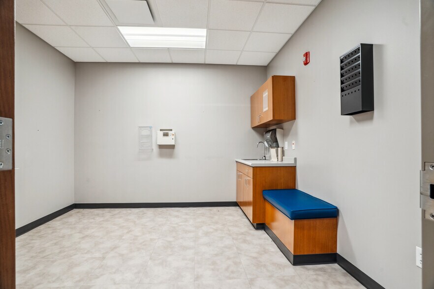 More Photos Of 1414 Main St, Keokuk Office For Lease