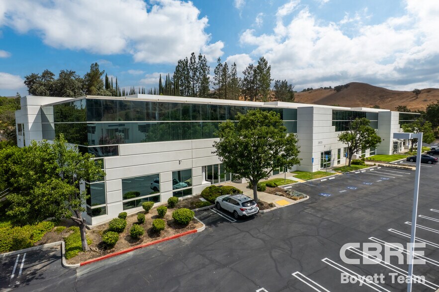 More Photos Of 26025 Mureau Rd, Calabasas Office For Sale