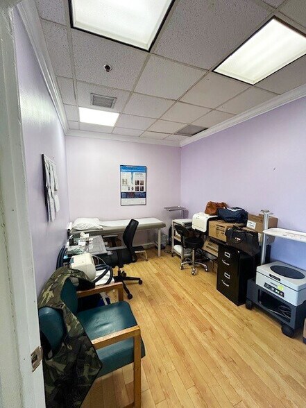 More Photos Of 900 W 49th St, Hialeah Medical For Sale