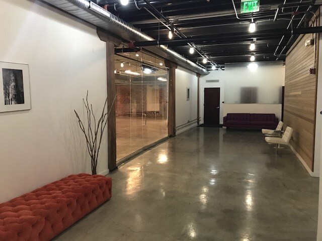 More Photos Of 101 N Haven St, Baltimore Showroom For Lease