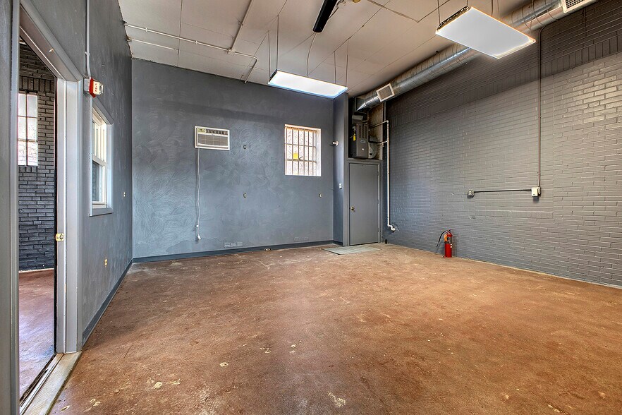 More Photos Of 6781 US-30, Jeannette Flex For Lease