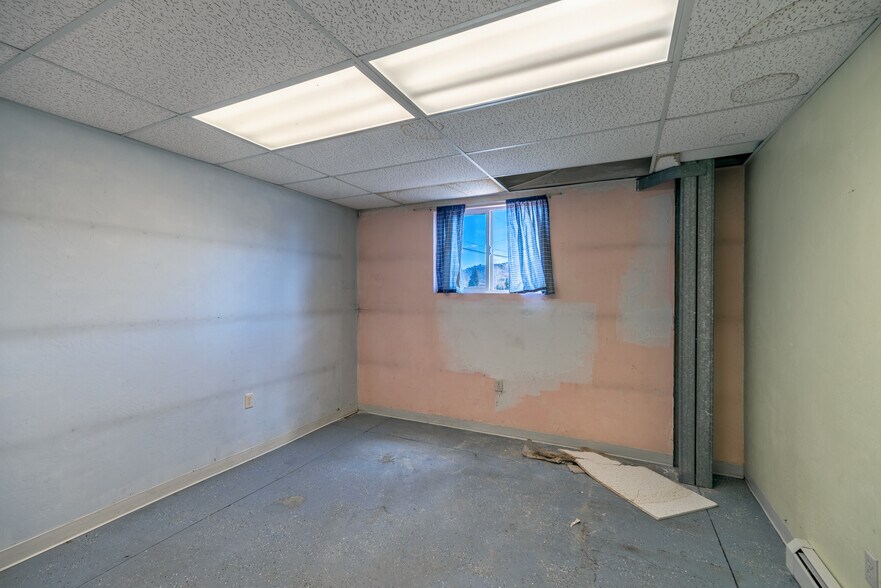 More Photos Of 121 Byers Ave, Hot Sulphur Springs Storefront Retail Residential For Sale