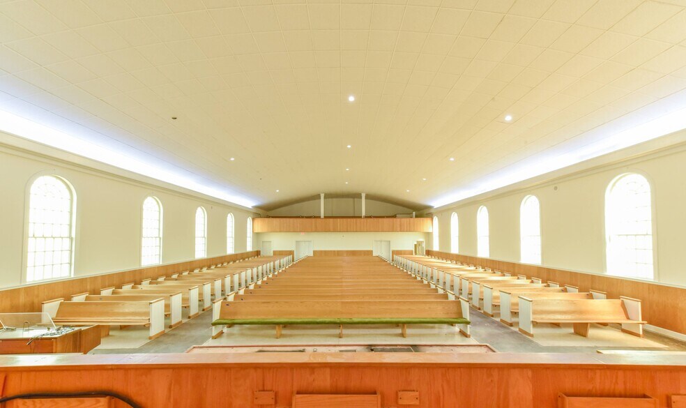 More Photos Of 3901 Raeford Rd, Fayetteville Religious Facility For Lease