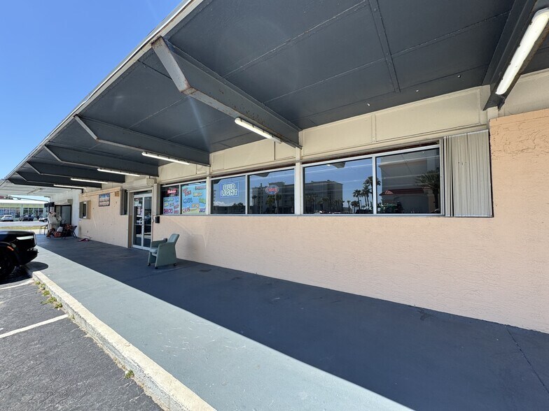More Photos Of 162 S Atlantic Ave, Ormond Beach General Retail For Lease