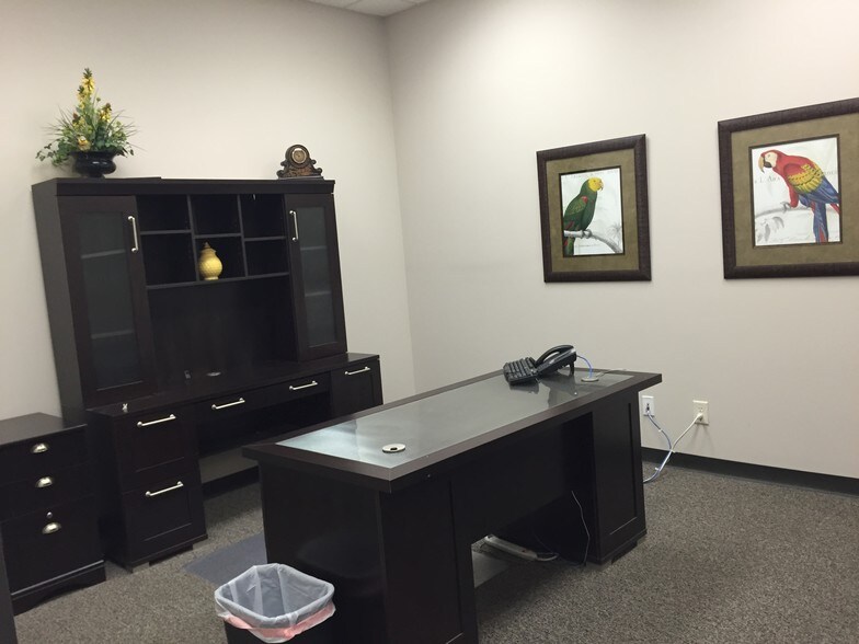 More Photos Of 1435 54th St, Columbus Office For Lease