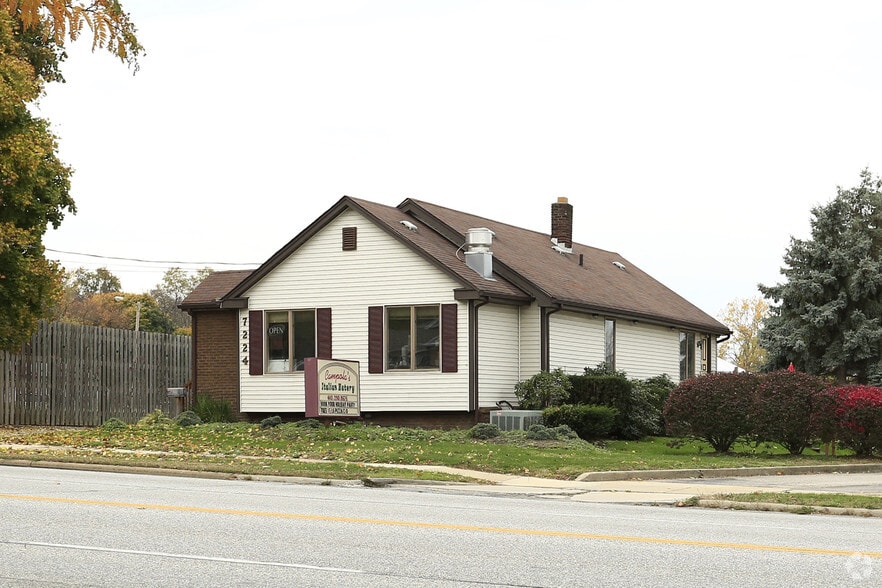 More Photos Of 7224 Center St, Mentor Restaurant For Sale