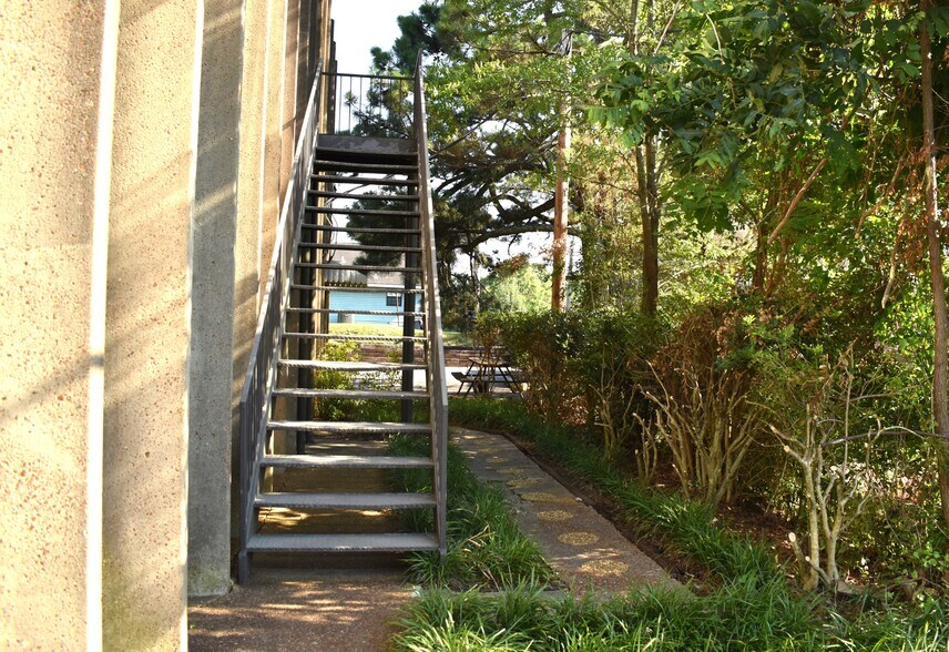 More Photos Of 165 W South St, Hernando Office Residential For Lease