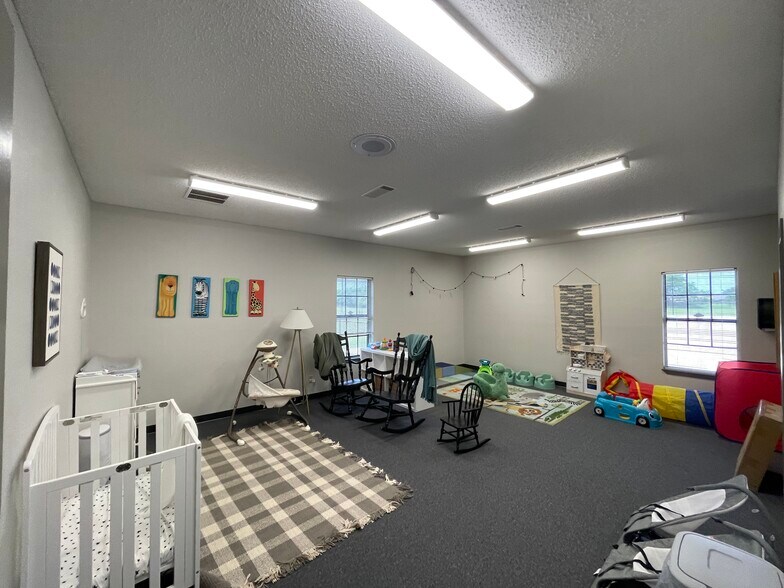 More Photos Of 6600 New York Ave, Arlington General Retail For Lease