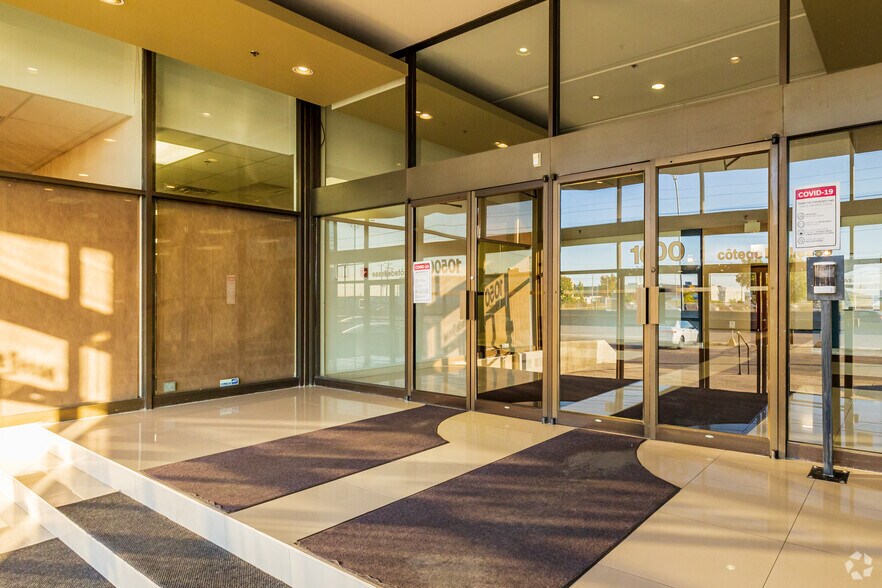 More Photos Of 10500 Ch De La Côte-De-Liesse, Montréal Office Residential For Lease