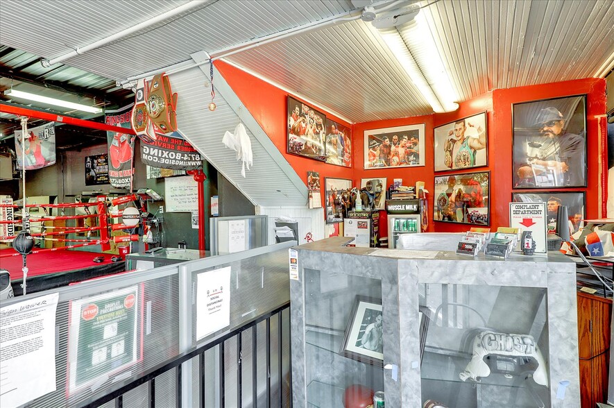 More Photos Of 7648 Monterey St, Gilroy Storefront For Sale