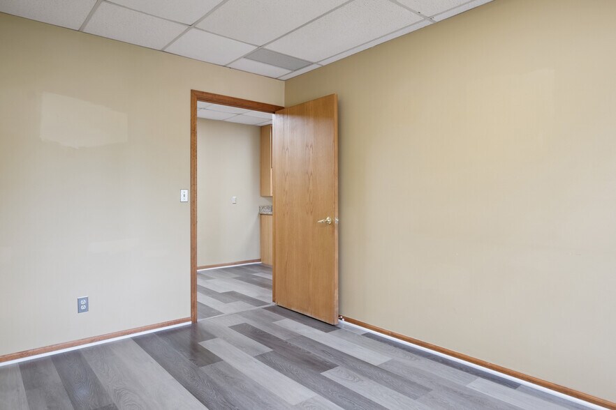 More Photos Of 1181 N Milford Rd, Milford Medical For Lease