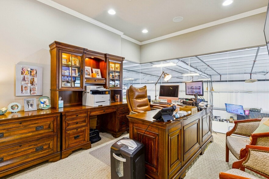 More Photos Of 15809 Addison Rd, Addison Airplane Hangar For Sale