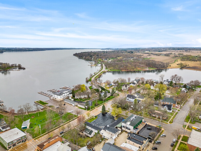 More Photos Of 488 South St, Green Lake Hotel For Sale