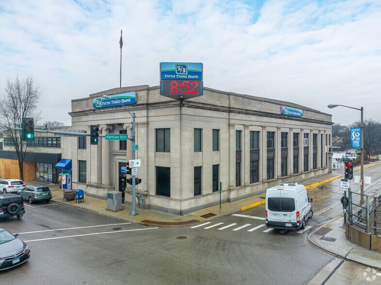 Primary Photo Of 840 S Oak Park Ave, Oak Park Office For Sale