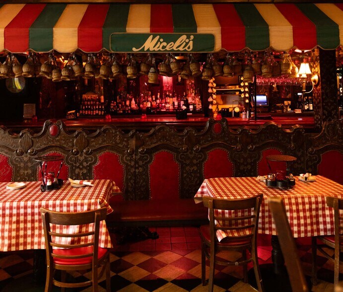 More Photos Of 1646 N Las Palmas Ave, Los Angeles Restaurant For Sale