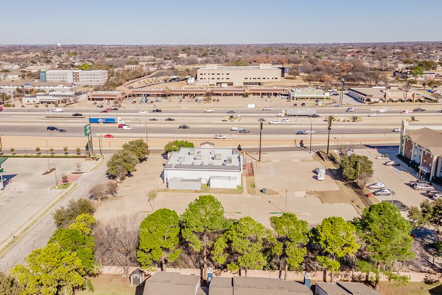More Photos Of 1700 Airport Fwy, Bedford Restaurant For Sale