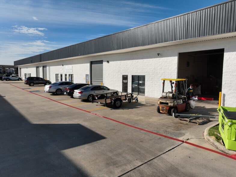 More Photos Of 3115 Fry Rd, Katy Unknown For Lease