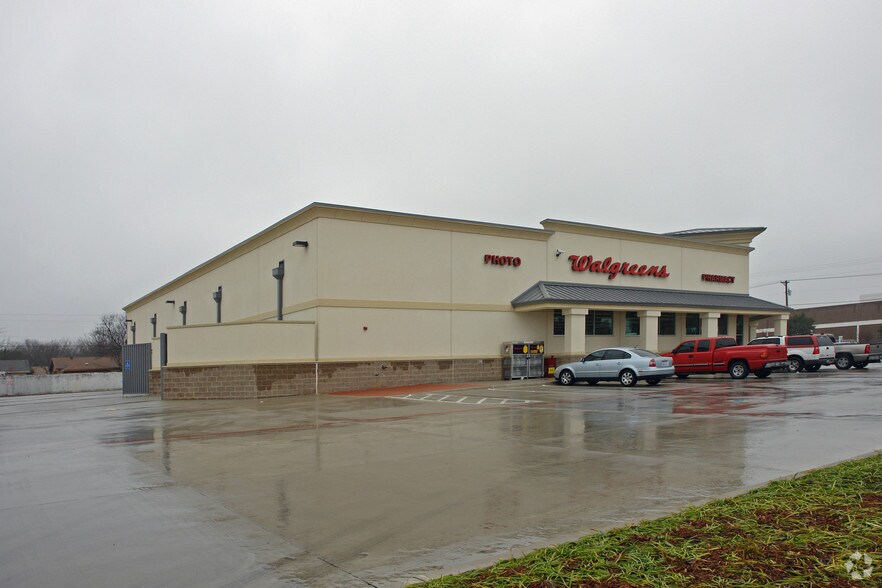 More Photos Of 2300 E Park Blvd, Plano Drugstore For Sale