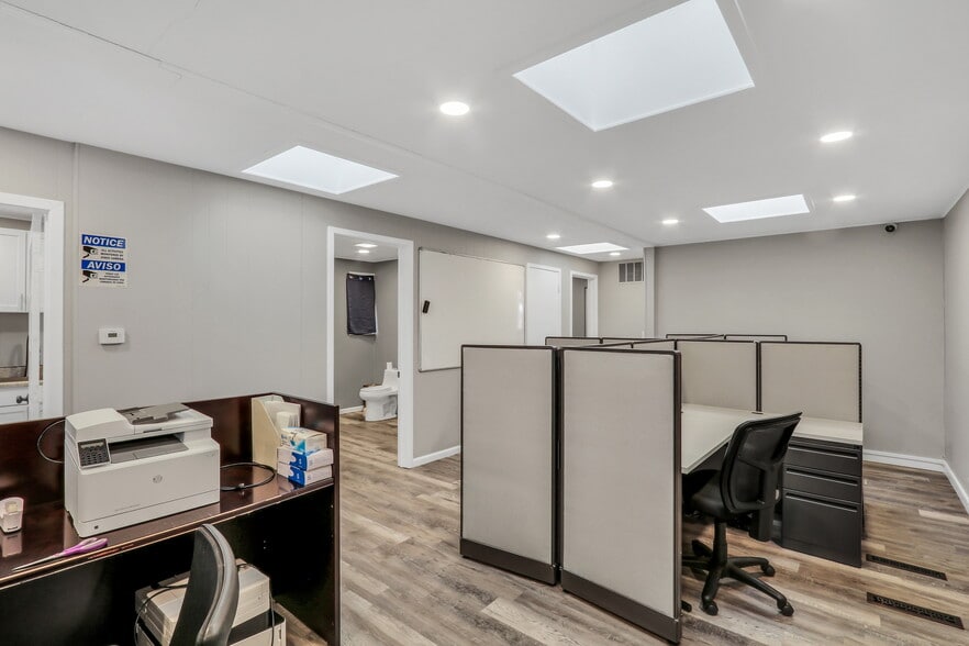 More Photos Of 1400 Sunset Ave, Waukegan Medical For Sale