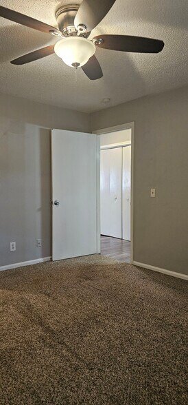 More Photos Of 1801 Ridgewood Dr, Murray Specialty For Sale