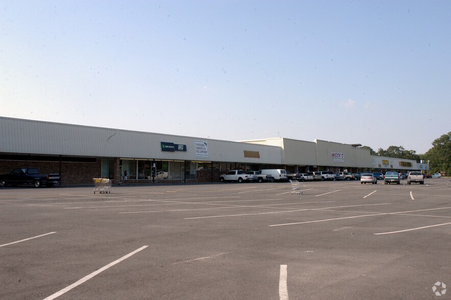Primary Photo Of 500 US 90, Patterson Supermarket For Lease