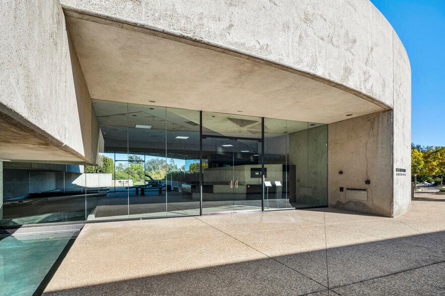 More Photos Of 9800 Campus Point Dr, San Diego Flex For Lease