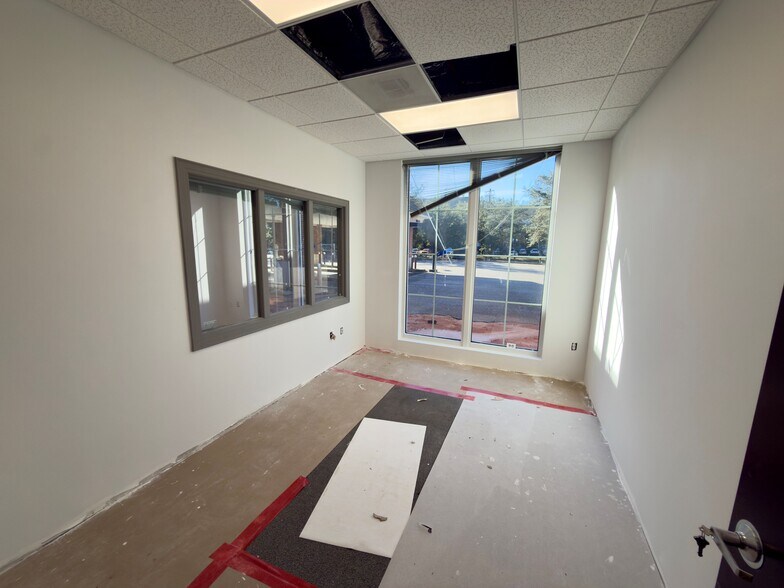 More Photos Of 5061 N 12th Ave, Pensacola Bank For Lease