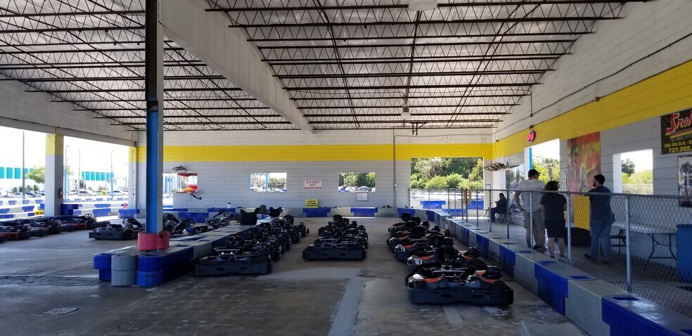 More Photos Of 4680 34th St N, Saint Petersburg Warehouse For Sale