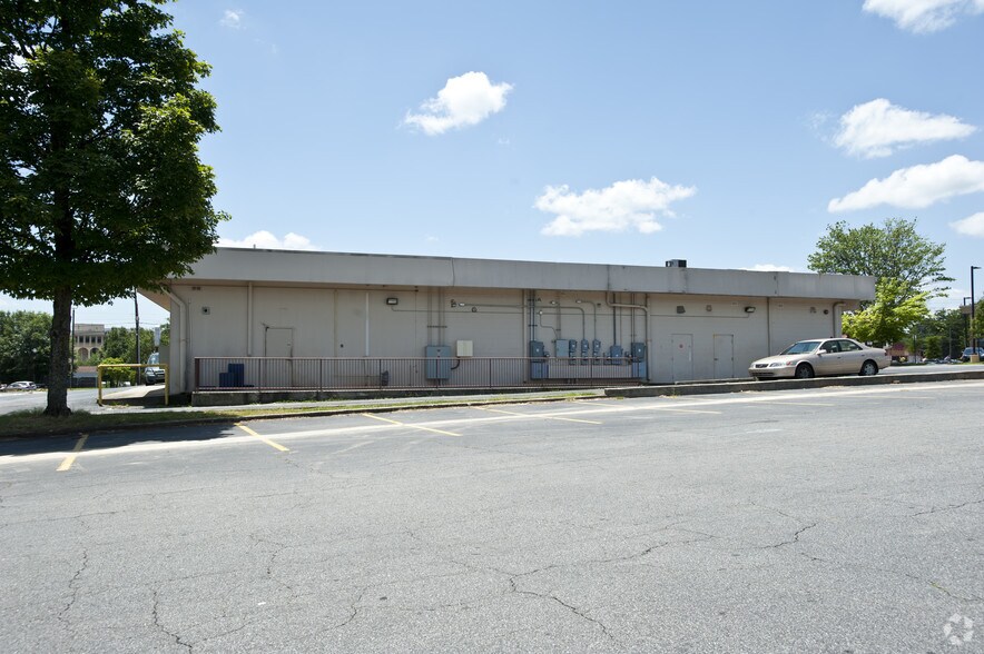 More Photos Of 603 S Marietta Pky, Marietta General Retail For Lease