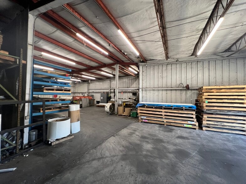 More Photos Of 5208 St Paul St, Tampa Industrial For Sale