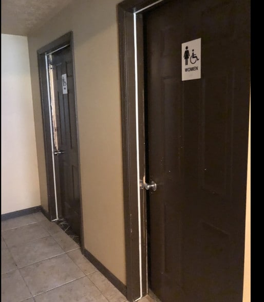 More Photos Of 2054 Rex Rd, Morrow Flex For Sale