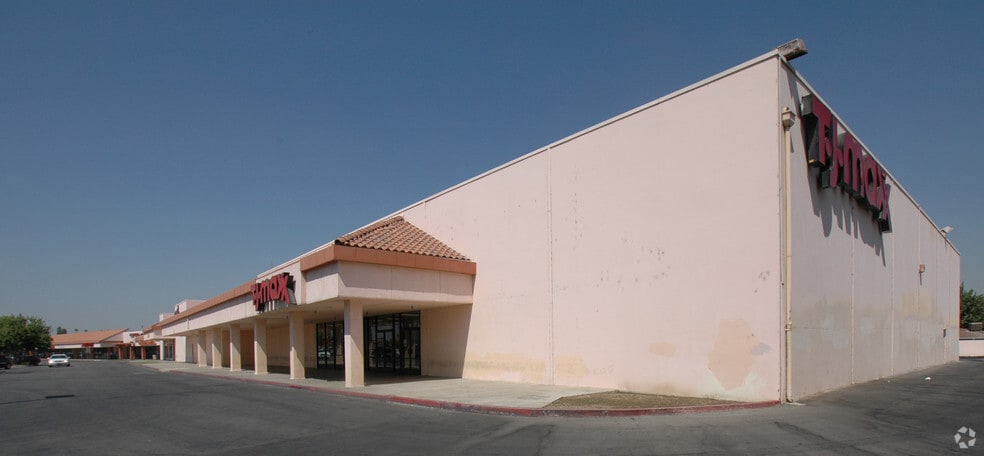More Photos Of 3412-3690 Ming Ave, Bakersfield Unknown For Lease