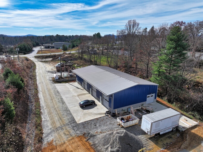 Primary Photo Of 985 Upward Rd, Flat Rock Warehouse For Lease