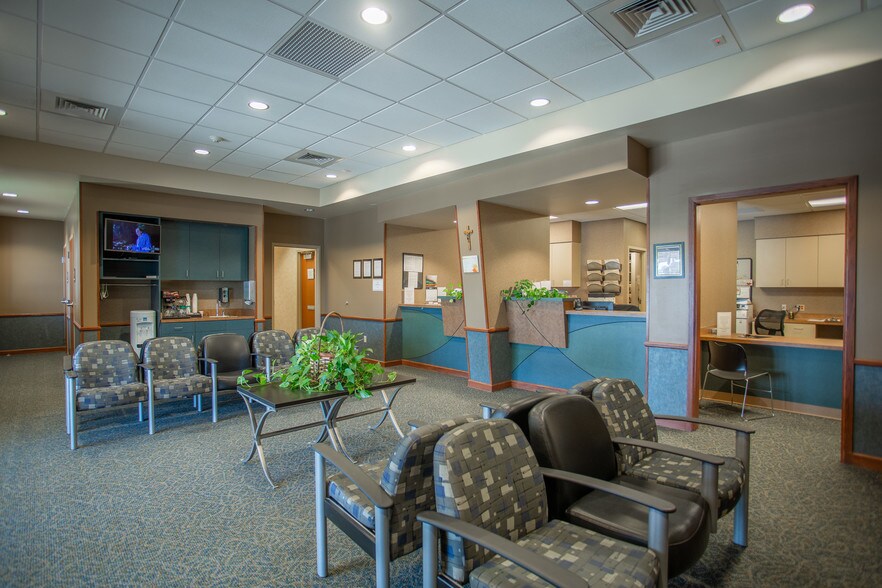 More Photos Of 2734 N Woodlawn Ave, Wichita Medical For Sale