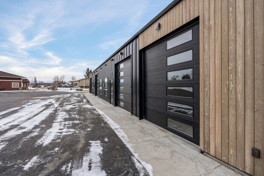 More Photos Of 21 Meridian Ct, Kalispell Light Distribution For Sale