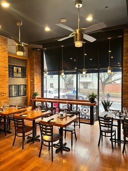 More Photos Of 413 N Charles St, Baltimore Restaurant For Lease