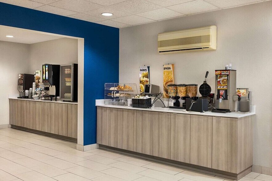 More Photos Of 424 20th St S, New Ulm Hotel For Sale